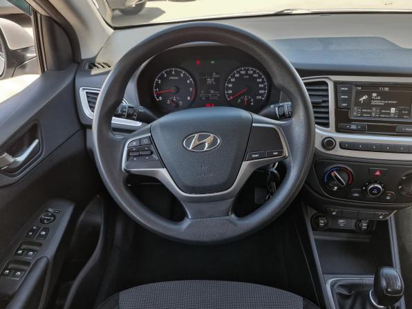 Hyundai Solaris II с пробегом 2019 года, цена 1 349 000 рублей, 123723 км, седан, Автокод Объявления