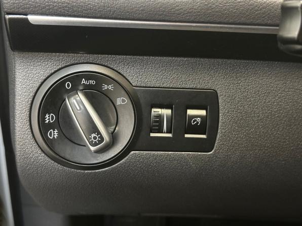 Volkswagen Touran I Рестайлинг 2 с пробегом 2012 года, цена 930 000 рублей, 229745 км, компактвэн, Автокод Объявления