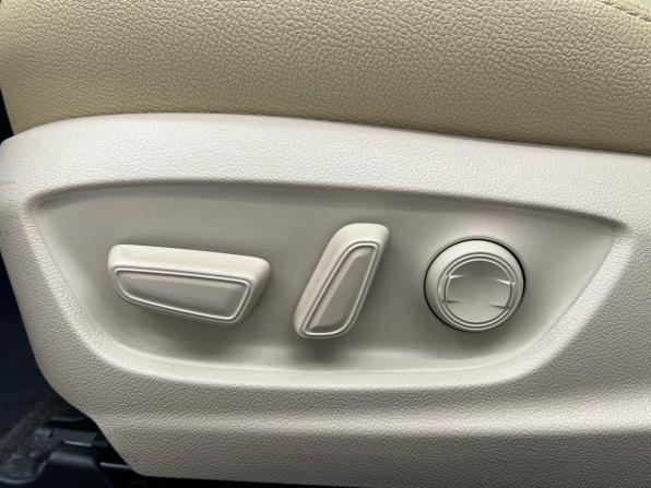 Toyota Camry VIII (XV70) Рестайлинг с пробегом 2022 года, цена 2 835 000 рублей, 27071 км, седан, Автокод Объявления