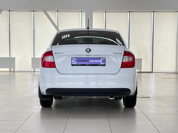 Skoda Rapid I с пробегом 2016 года, цена 1 040 000 рублей, 107568 км, лифтбек, Автокод Объявления
