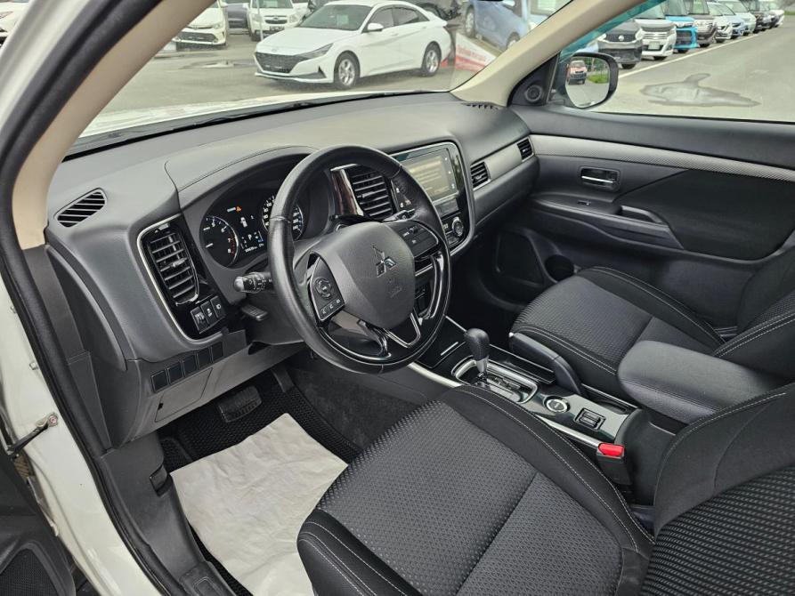 Mitsubishi Outlander III Рестайлинг 2 Тюмень  - изображение 9