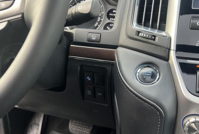 Toyota Land Cruiser 200 Series Рестайлинг 2 с пробегом 2020 года, цена 8 690 000 рублей, 86370 км, внедорожник, Автокод Объявления