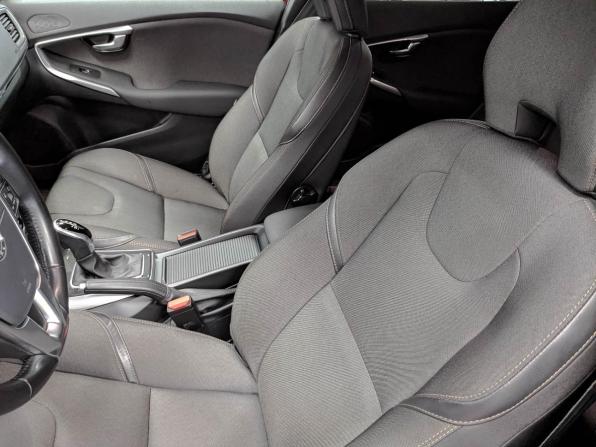 Volvo V40 Cross Country I Рестайлинг с пробегом 2019 года, цена 2 095 000 рублей, 64100 км, хэтчбек, Автокод Объявления