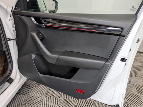 Skoda Octavia III (A7) Рестайлинг с пробегом 2020 года, цена 2 250 000 рублей, 83386 км, лифтбек, Автокод Объявления