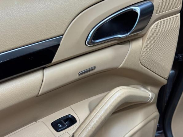 Porsche Cayenne II Рестайлинг (958) с пробегом 2017 года, цена 3 950 000 рублей, 170400 км, внедорожник, Автокод Объявления
