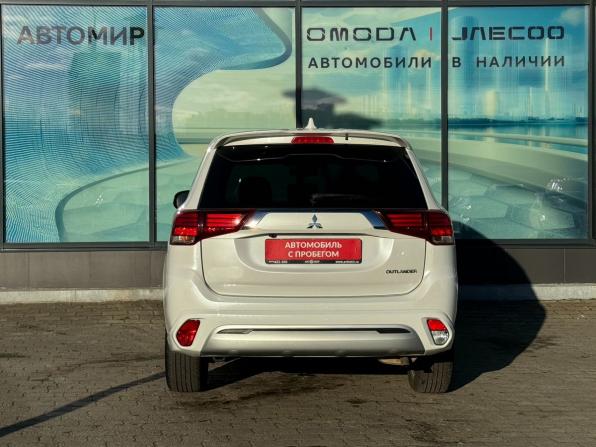 Mitsubishi Outlander III Рестайлинг 3 с пробегом 2022 года, цена 2 395 000 рублей, 56146 км, внедорожник, Автокод Объявления