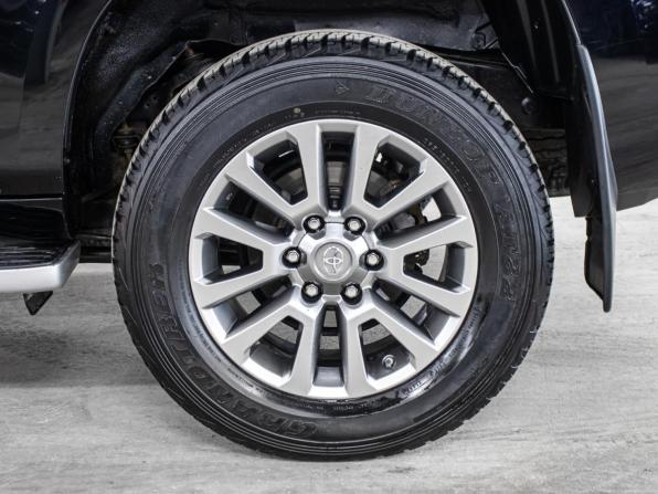 Toyota Land Cruiser Prado 150 Series Рестайлинг 1 с пробегом 2017 года, цена 4 198 000 рублей, 166369 км, внедорожник, Автокод Объявления