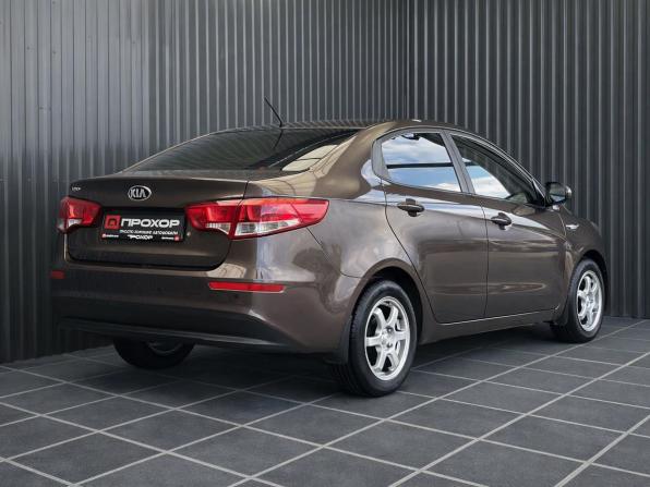 Kia Rio III Рестайлинг с пробегом 2016 года, цена 997 000 рублей, 201693 км, седан, Автокод Объявления