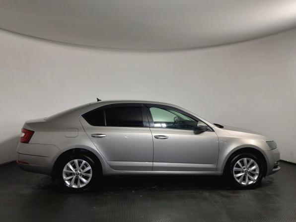 Skoda Octavia III (A7) Рестайлинг с пробегом 2019 года, цена 1 900 000 рублей, 131143 км, лифтбек, Автокод Объявления