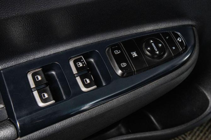 Kia Rio IV Рестайлинг с пробегом 2020 года, цена 1 639 000 рублей, 212231 км, седан, Автокод Объявления