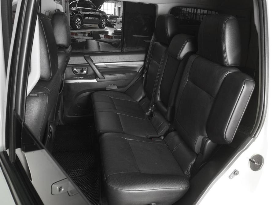 Mitsubishi Pajero IV Рестайлинг 1 Ростов-на-Дону  - изображение 9