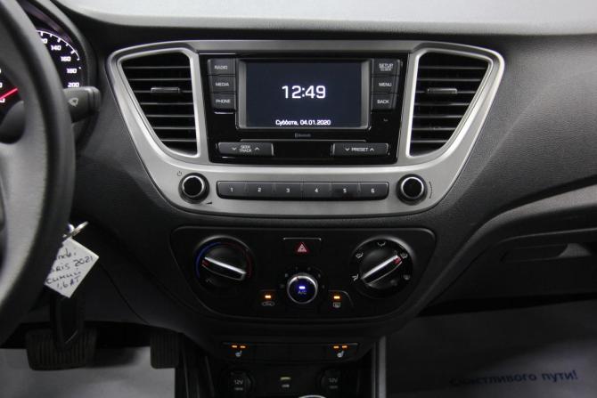 Hyundai Solaris II Рестайлинг с пробегом 2021 года, цена 1 635 200 рублей, 60031 км, седан, Автокод Объявления