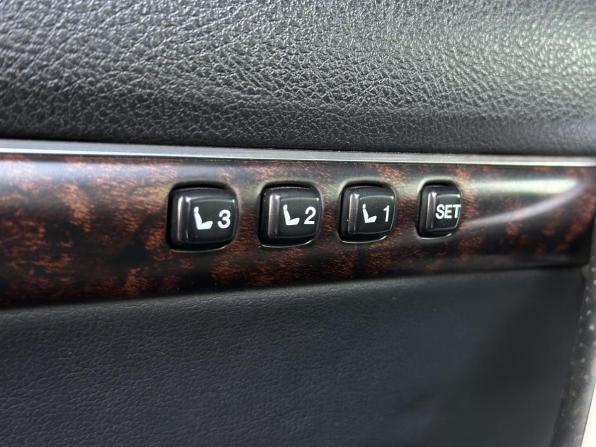 Toyota Land Cruiser 200 Series Рестайлинг 1 с пробегом 2012 года, цена 3 199 000 рублей, 347062 км, внедорожник, Автокод Объявления