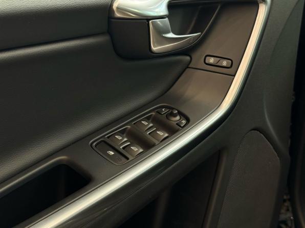 Volvo XC60 I Рестайлинг с пробегом 2017 года, цена 2 250 000 рублей, 179000 км, внедорожник, Автокод Объявления