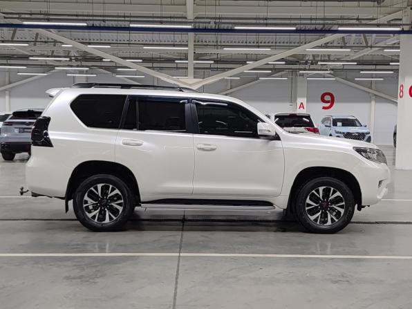 Toyota Land Cruiser Prado 150 Series Рестайлинг 2 с пробегом 2017 года, цена 4 280 000 рублей, 239630 км, внедорожник, Автокод Объявления