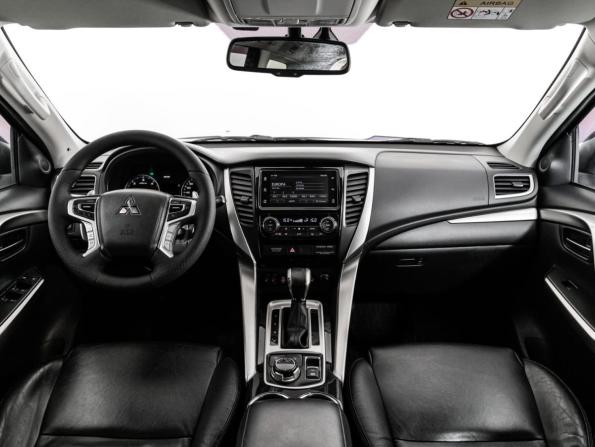 Mitsubishi Pajero Sport III с пробегом 2018 года, цена 2 399 000 рублей, 167649 км, внедорожник, Автокод Объявления