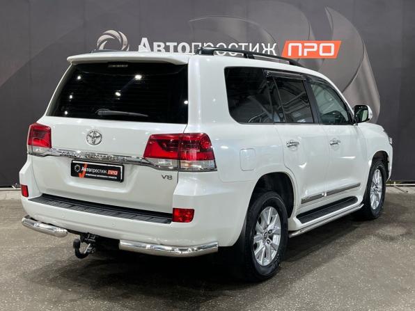 Toyota Land Cruiser 200 Series Рестайлинг 2 с пробегом 2016 года, цена 5 700 000 рублей, 133346 км, внедорожник, Автокод Объявления