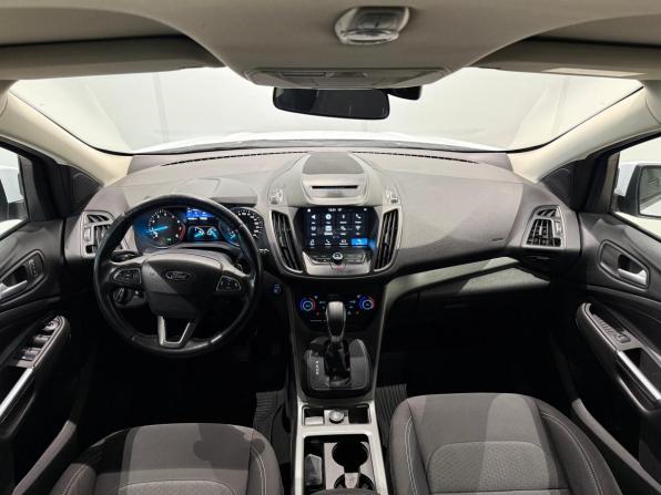 Ford Kuga II Рестайлинг с пробегом 2017 года, цена 1 500 000 рублей, 189000 км, внедорожник, Автокод Объявления