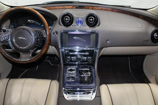 Jaguar XJ IV (X351) с пробегом 2011 года, цена 1 879 000 рублей, 92705 км, седан, Автокод Объявления