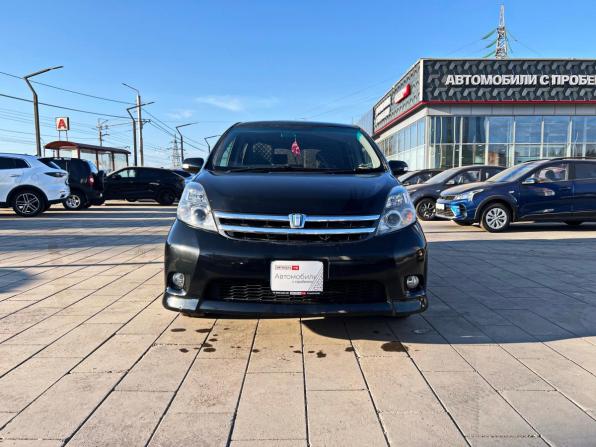 Toyota ISis I с пробегом 2009 года, цена 1 030 000 рублей, 211586 км, минивэн, Автокод Объявления