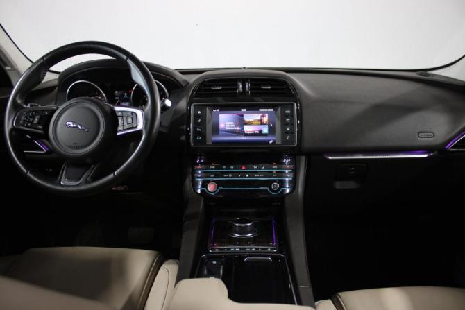 Jaguar F-Pace I с пробегом 2018 года, цена 2 599 000 рублей, 114642 км, внедорожник, Автокод Объявления