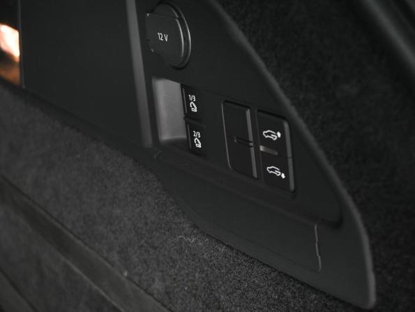 Volkswagen Touareg II Рестайлинг с пробегом 2017 года, цена 3 719 000 рублей, 86356 км, внедорожник, Автокод Объявления