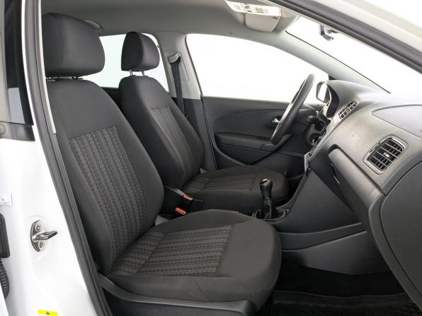 Volkswagen Polo V Рестайлинг с пробегом 2017 года, цена 1 050 000 рублей, 138723 км, седан, Автокод Объявления