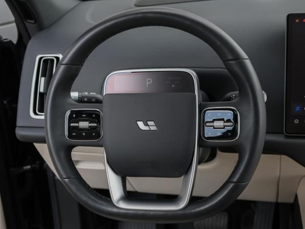 Li Auto (Lixiang) L7 I с пробегом 2024 года, цена 6 298 000 рублей, 47584 км, внедорожник, Автокод Объявления