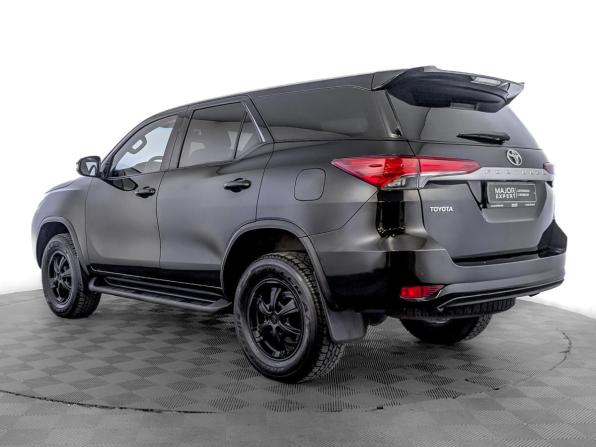 Toyota Fortuner II с пробегом 2019 года, цена 3 335 000 рублей, 76190 км, внедорожник, Автокод Объявления