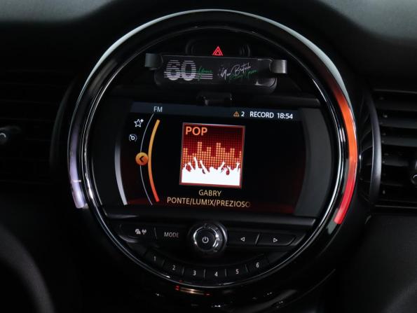 Mini Hatch III (F55/F56) Рестайлинг с пробегом 2019 года, цена 2 100 000 рублей, 50000 км, хэтчбек, Автокод Объявления