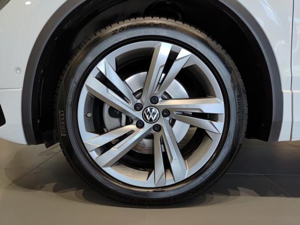 Volkswagen Tiguan II Рестайлинг с пробегом 2021 года, цена 3 999 000 рублей, 56090 км, внедорожник, Автокод Объявления