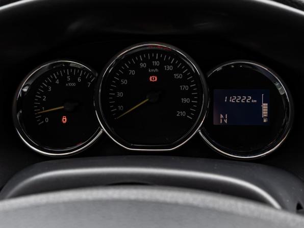 Renault Logan II с пробегом 2015 года, цена 649 000 рублей, 112222 км, седан, Автокод Объявления