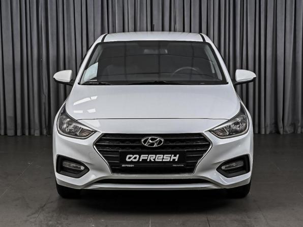 Hyundai Solaris II с пробегом 2018 года, цена 1 359 000 рублей, 51231 км, седан, Автокод Объявления