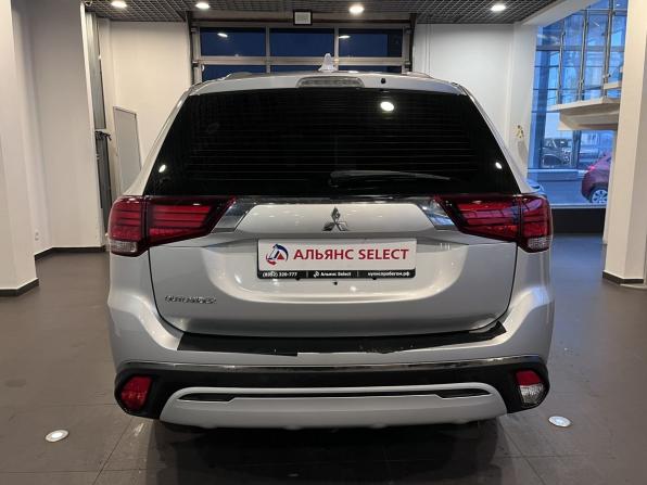 Mitsubishi Outlander III Рестайлинг 3 с пробегом 2021 года, цена 1 999 000 рублей, 114830 км, внедорожник, Автокод Объявления