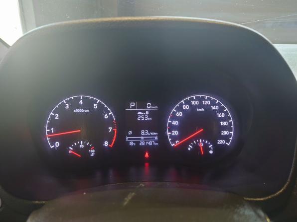 Hyundai Solaris II с пробегом 2018 года, цена 910 000 рублей, 281000 км, седан, Автокод Объявления