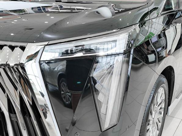 GAC M8 с пробегом 2024 года, цена 4 850 000 рублей, 111 км, минивэн, Автокод Объявления