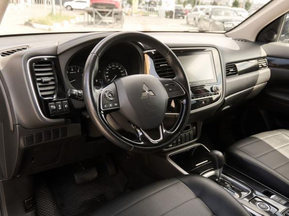 Mitsubishi Outlander III Рестайлинг 3 с пробегом 2020 года, цена 2 540 000 рублей, 75815 км, внедорожник, Автокод Объявления