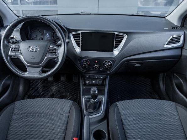 Hyundai Solaris II с пробегом 2020 года, цена 1 416 100 рублей, 67600 км, седан, Автокод Объявления