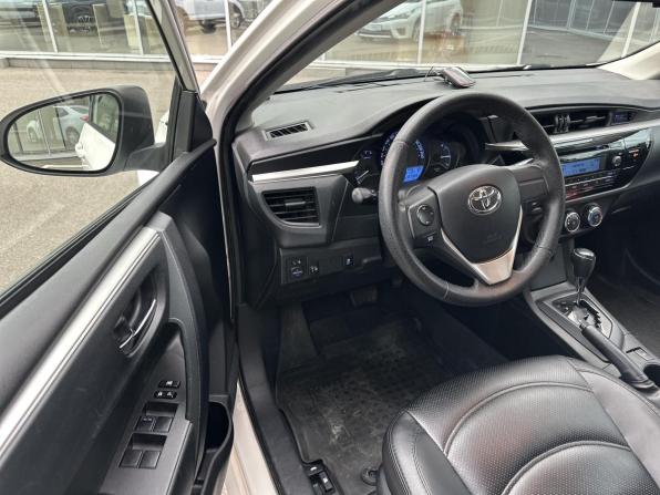 Toyota Corolla XI (E160 E170 E180) с пробегом 2013 года, цена 1 045 000 рублей, 187420 км, седан, Автокод Объявления