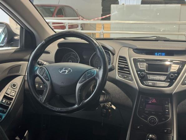 Hyundai Elantra V (MD) Рестайлинг с пробегом 2015 года, цена 1 299 000 рублей, 95666 км, седан, Автокод Объявления