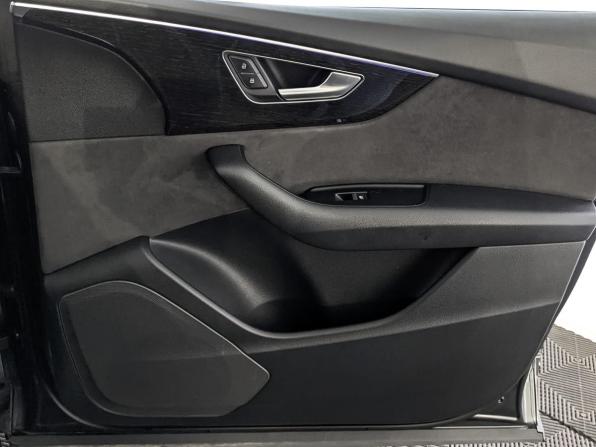 Audi Q8 I (4M) с пробегом 2019 года, цена 5 230 000 рублей, 188075 км, внедорожник, Автокод Объявления