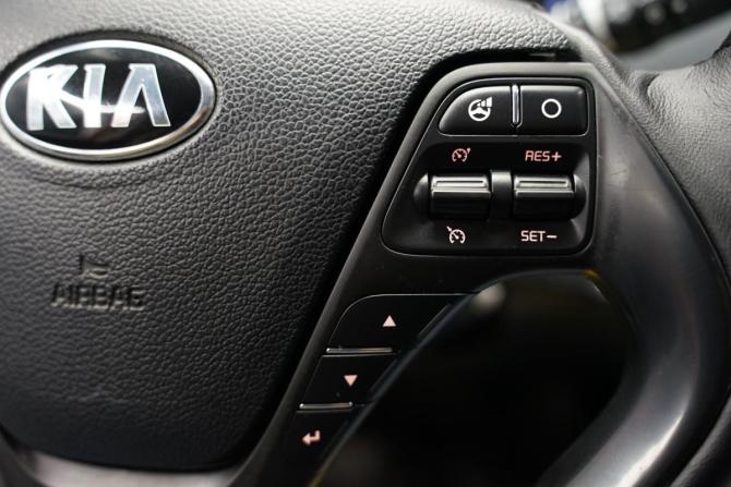 Kia Ceed II Рестайлинг с пробегом 2018 года, цена 1 444 000 рублей, 182923 км, хэтчбек, Автокод Объявления
