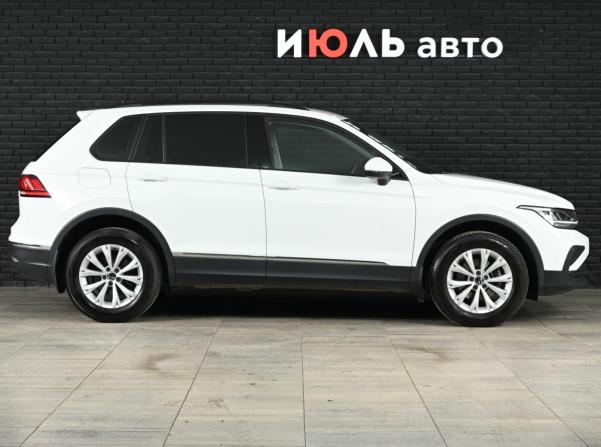 Volkswagen Tiguan II Рестайлинг с пробегом 2022 года, цена 2 835 000 рублей, 42266 км, внедорожник, Автокод Объявления