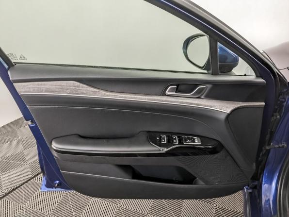 Kia K5 III с пробегом 2021 года, цена 2 750 000 рублей, 59692 км, седан, Автокод Объявления