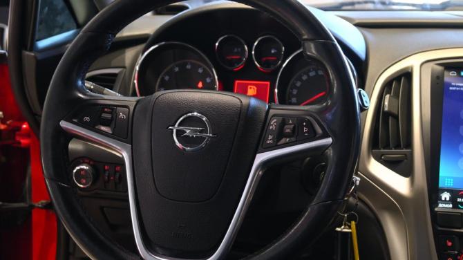 Opel Astra J с пробегом 2012 года, цена 580 000 рублей, 222138 км, хэтчбек, Автокод Объявления