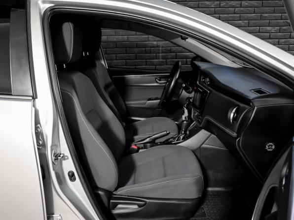 Toyota Corolla XI (E160 E170 E180) Рестайлинг 1 с пробегом 2018 года, цена 1 690 000 рублей, 162779 км, седан, Автокод Объявления