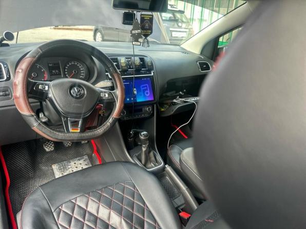 Volkswagen Polo V Рестайлинг с пробегом 2017 года, цена 1 120 000 рублей, 156000 км, седан, Автокод Объявления
