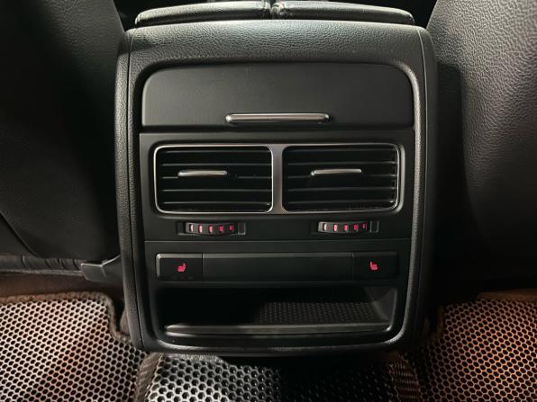 Volkswagen Touareg II с пробегом 2011 года, цена 1 930 000 рублей, 298900 км, внедорожник, Автокод Объявления