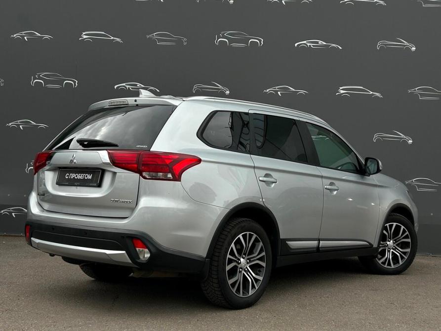 Mitsubishi Outlander III Рестайлинг 2 Санкт-Петербург  - изображение 2