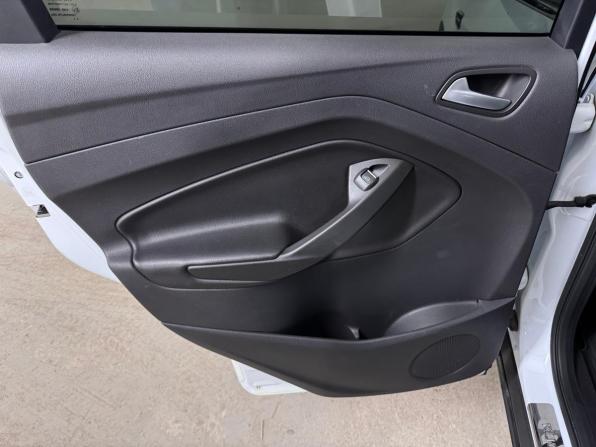 Ford Kuga II Рестайлинг с пробегом 2018 года, цена 1 500 000 рублей, 98032 км, внедорожник, Автокод Объявления